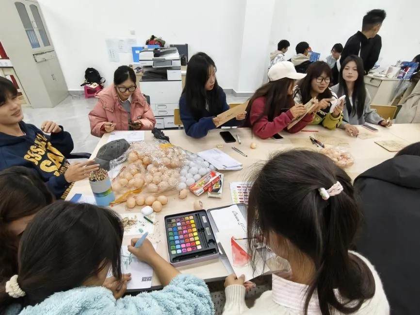 1729048430359043634.jpg 640 (1).jpg